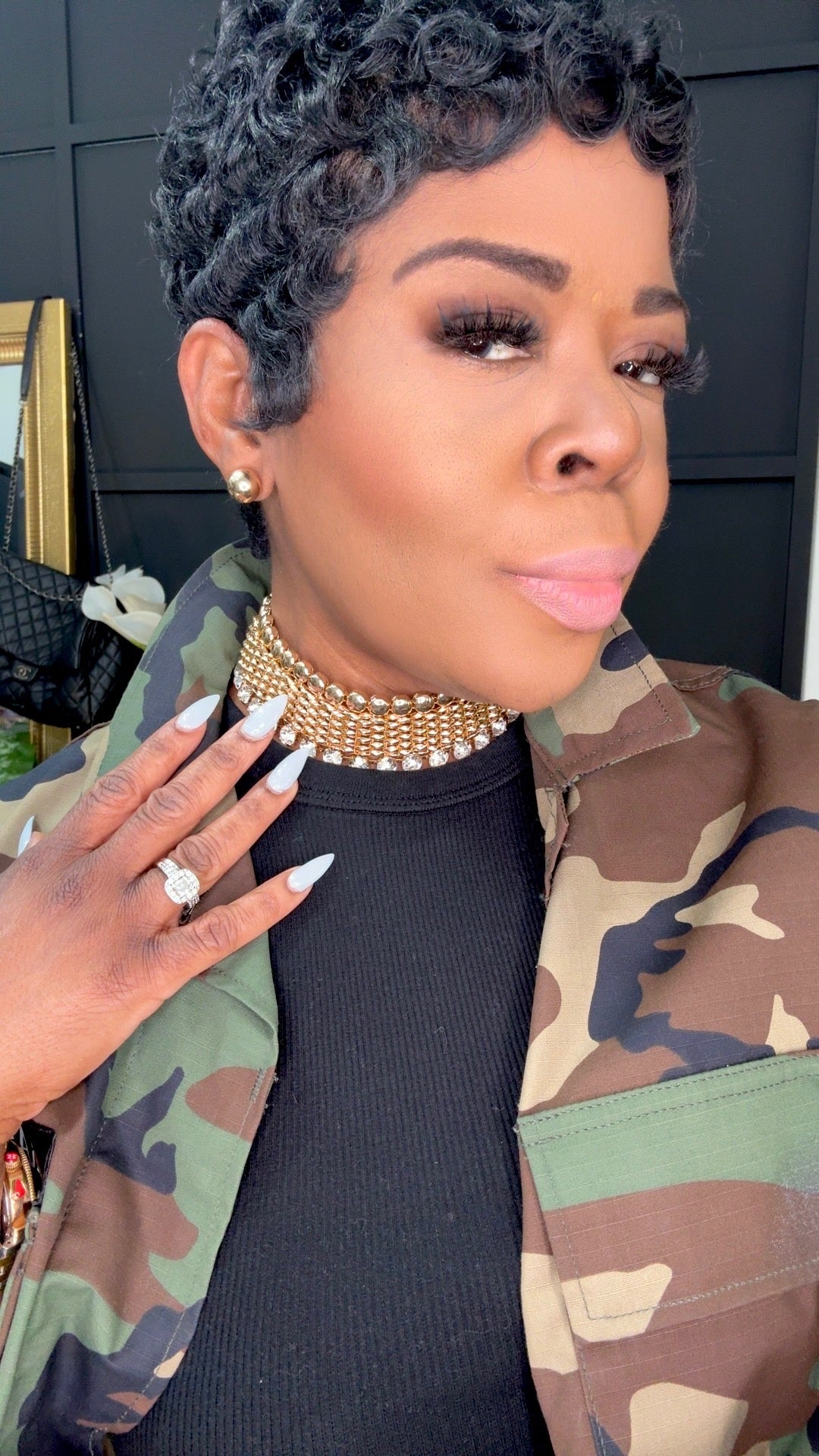 Can't Hold Me Down Collar Necklace
