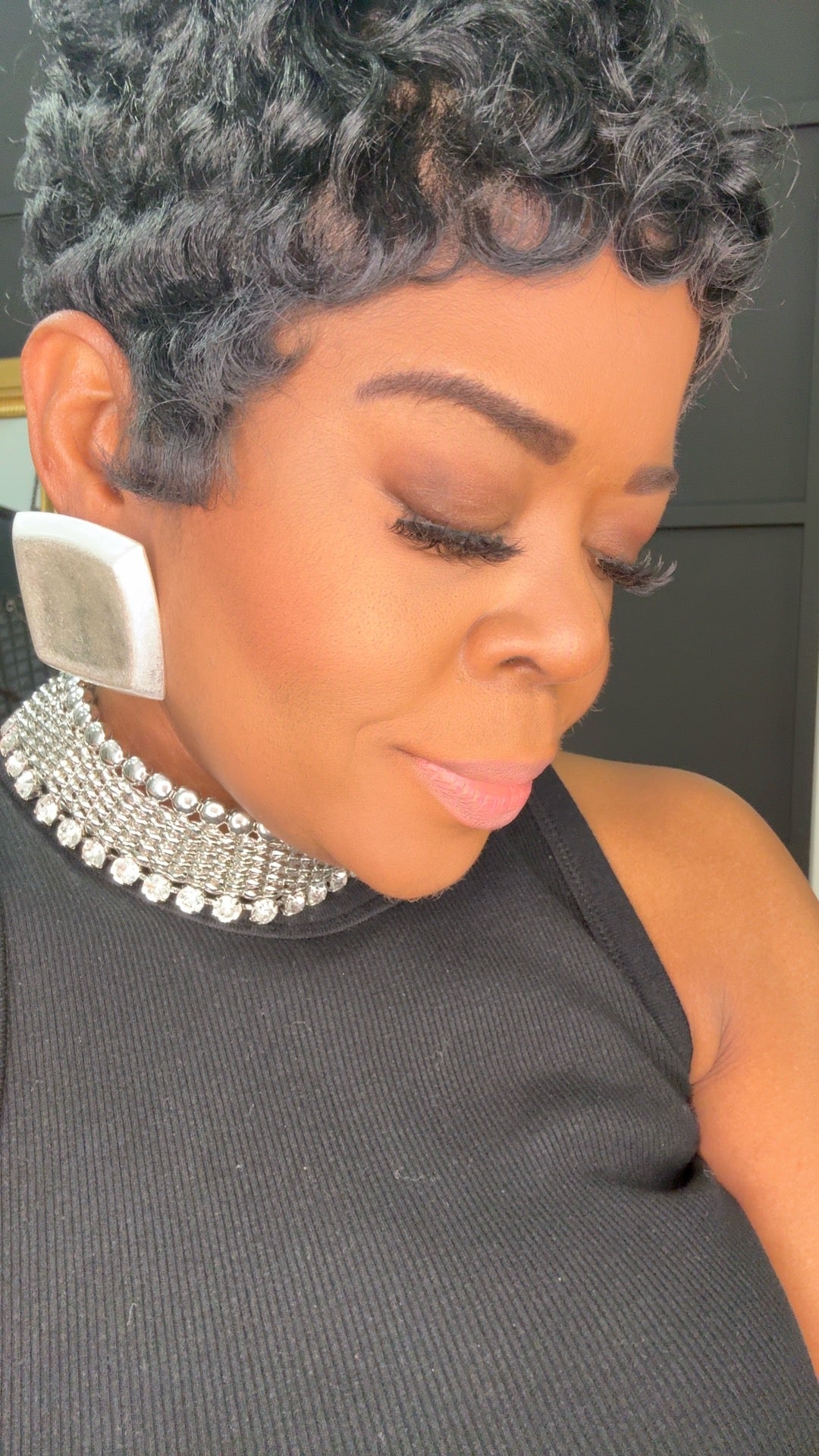 Can't Hold Me Down Collar Necklace